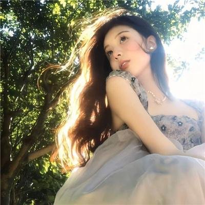 燕子与鹦鹉